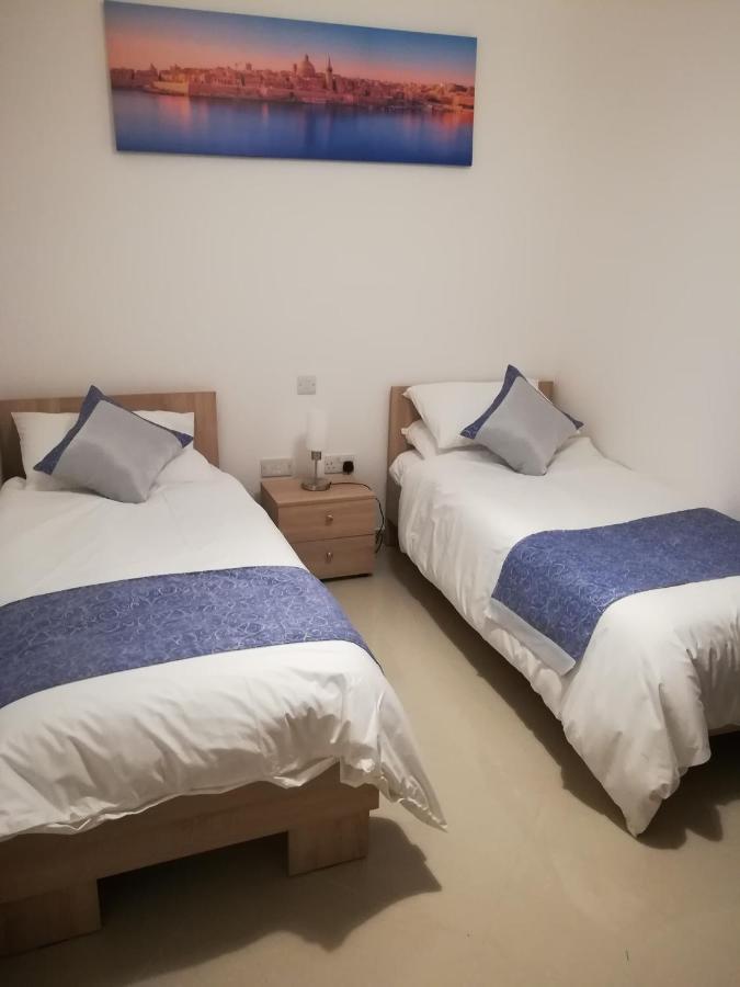 The Premier - Fully Airconditioned - Ample Parking Appartamento